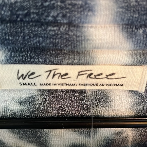 NWT We The Free Blue And Cream Tie-Dyed Tunic Size Small - Picture 3 of 8